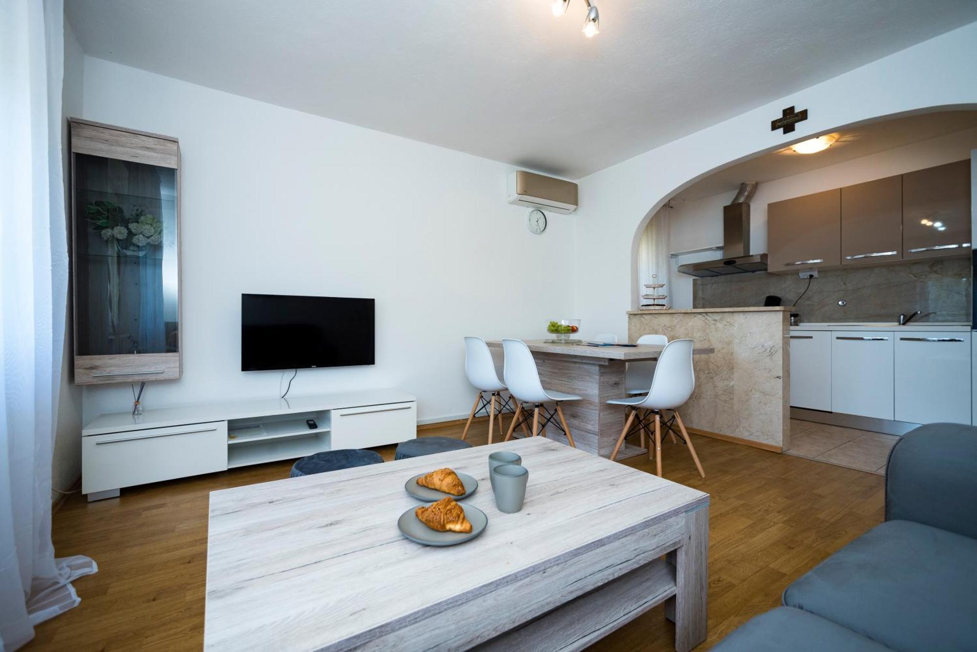 M&M Pelivan Apartments Solin Dış mekan fotoğraf