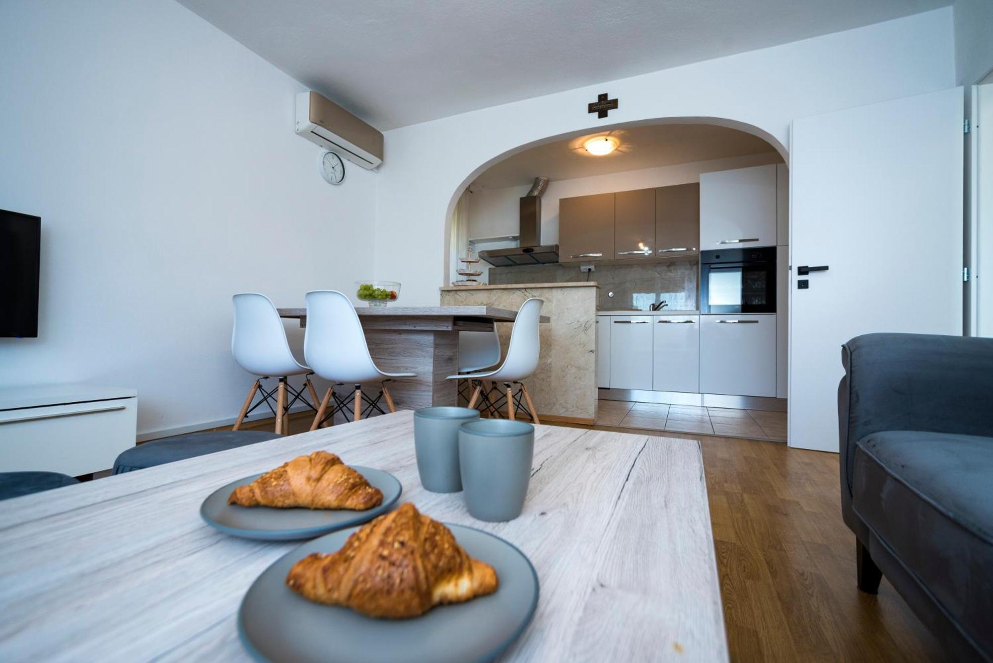 M&M Pelivan Apartments Solin Dış mekan fotoğraf